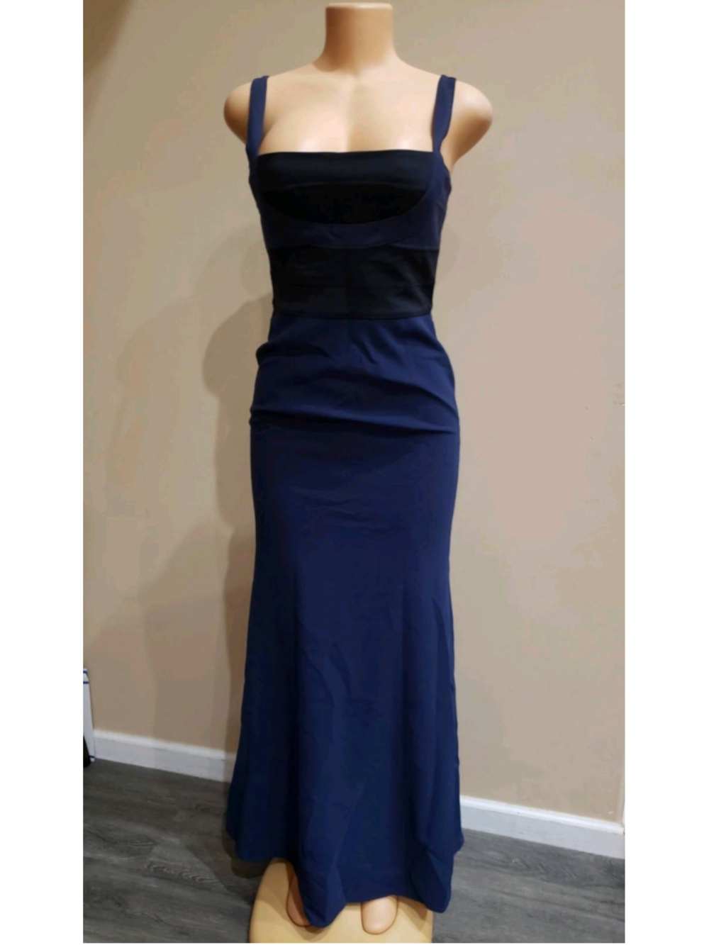 BCBG Maxazria Arabella Gown Dress Navy Blue Black Fitted Women’s Evening Sz 6